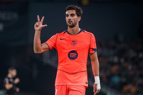 Barcelona aplastó al Betis y mantiene su ventaja sobre Real Madrid en LaLiga