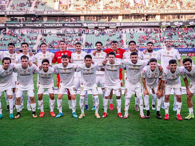 ¡Otro pleito con Toluca! Reportan ‘calentura’ en derrota vs Mazatlán; encerraron a árbitros