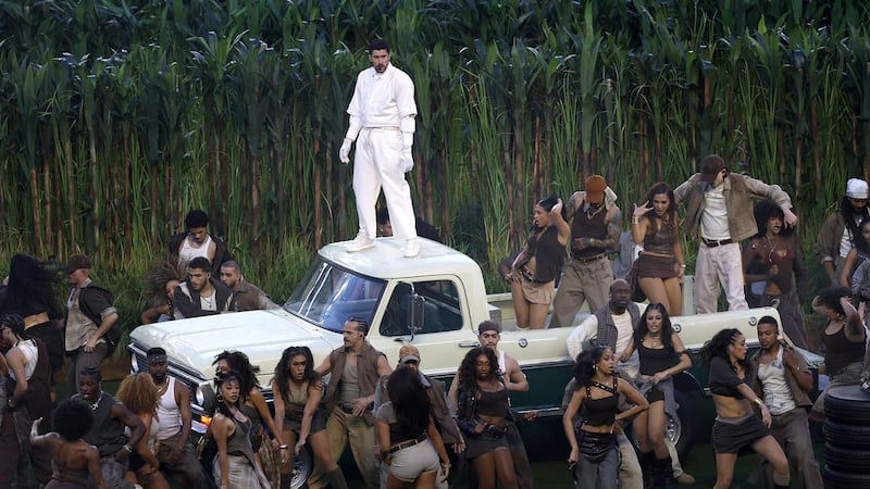 ¡Don Benito la rompió! Bad Bunny dio espectacular show de medio tiempo en el Super Bowl LX